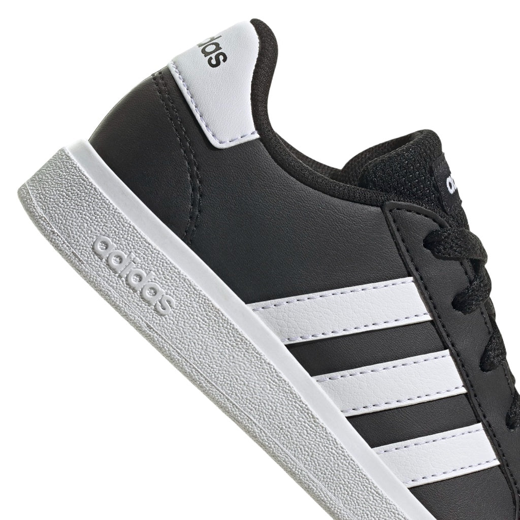 Adidas negro con clearance blanco